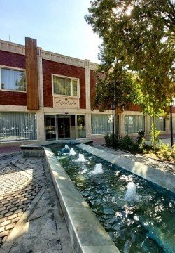 مهمانسرا شهرداری آباده