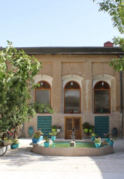 اقامتگاه سنتی نبوی قزوین