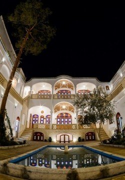 اقامتگاه سنتی اطلسی کاشان