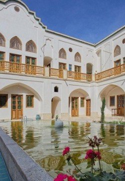 اقامتگاه سنتی خانه ادیب کاشان