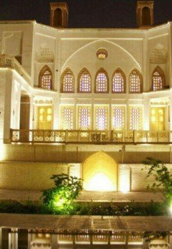 اقامتگاه سنتی منوچهری کاشان