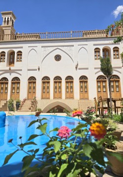 اقامتگاه سنتی خانه پارسی کاشان