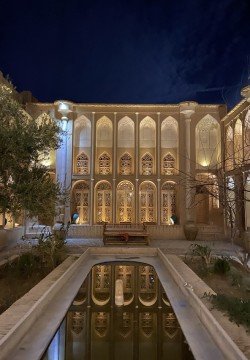 اقامتگاه بومگردی خانه سه نیک یزد