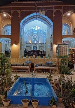 اقامتگاه سنتی علی بابا یزد