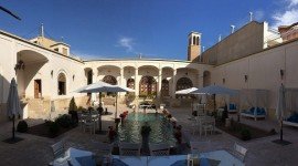 اقامتگاه سنتی آریانا کاشان