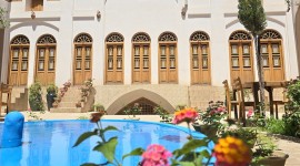 اقامتگاه سنتی خانه پارسی کاشان