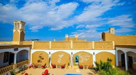 اقامتگاه بومگردی عمارت سرهنگ بادرود
