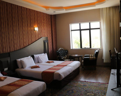 Hamedan-BabaTaher-19.jpg