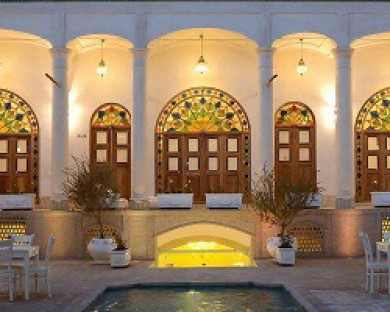 Kashan-Ariana-03.jpg