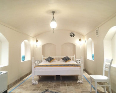 Kashan-Ariana-18.jpg