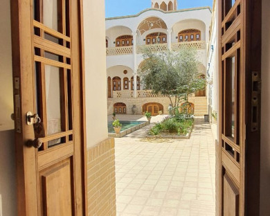 Kashan-Atlas-28.jpg