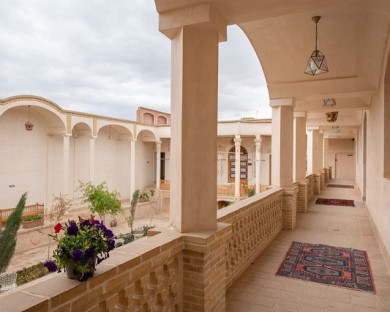 Kashan-EmarateMahmodieh-15.jpg