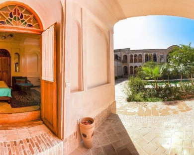 Kashan-KhanehAmeriha-35.jpg