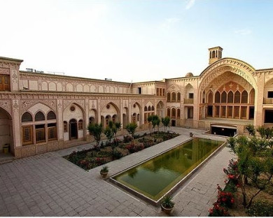 Kashan-Khaneh_ameriha-10.jpg