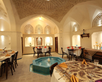 Kashan-Mahinestan_raheb-01.jpg