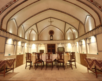 Kashan-Mahinestan_raheb-02.jpg
