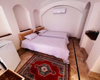 Kashan-ShahneshinEmarat-14.jpg
