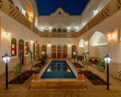 Kashan-ShahneshinEmarat-3.jpg