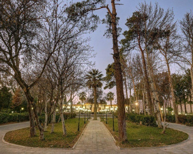 Marvdasht-Apadana-09.jpg