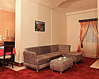 Sanandaj-Mojtameh_jahangardi-04.jpg