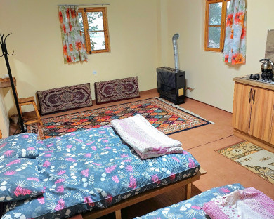 Savadkuh-Kimehecolodge-18.jpg