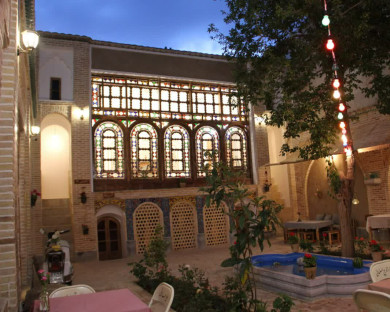 esfahan-hajehforoush-1.jpg