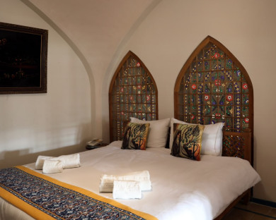 kashan-mahinestanraheb-8.jpg